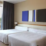 Subur Maritim 4* סיטגס