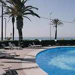 Subur Maritim מלון סיטגס