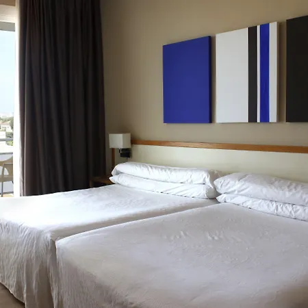 Subur Maritim 4* Σίτζες