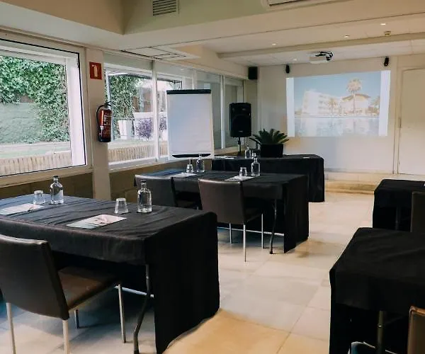 מלון Subur Maritim 4*