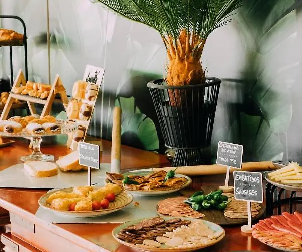 Subur Maritim מלון 4*