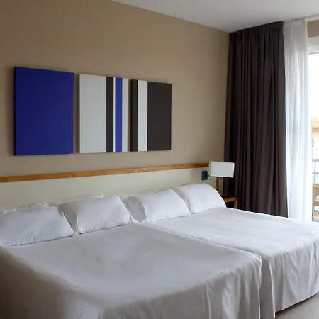 Subur Maritim 4* סיטגס