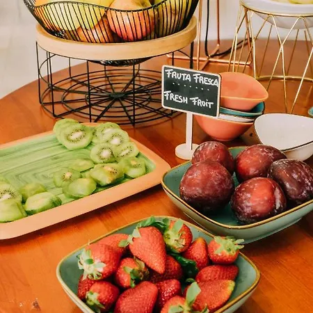 苏布尔酒店 4* 锡切斯