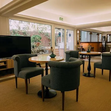 苏布尔酒店 锡切斯